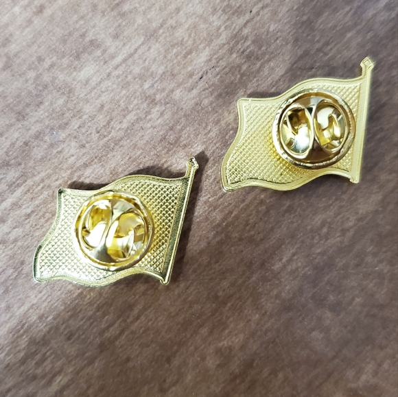 American Flag Lapel Pins - 2 pins, Unisex - Picture 4 of 6